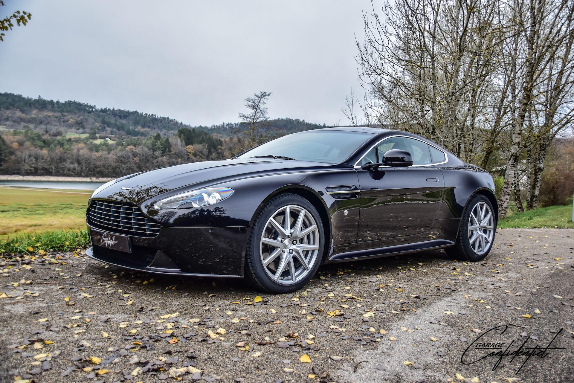 aston_martin_v8_vantage_s_black_13
