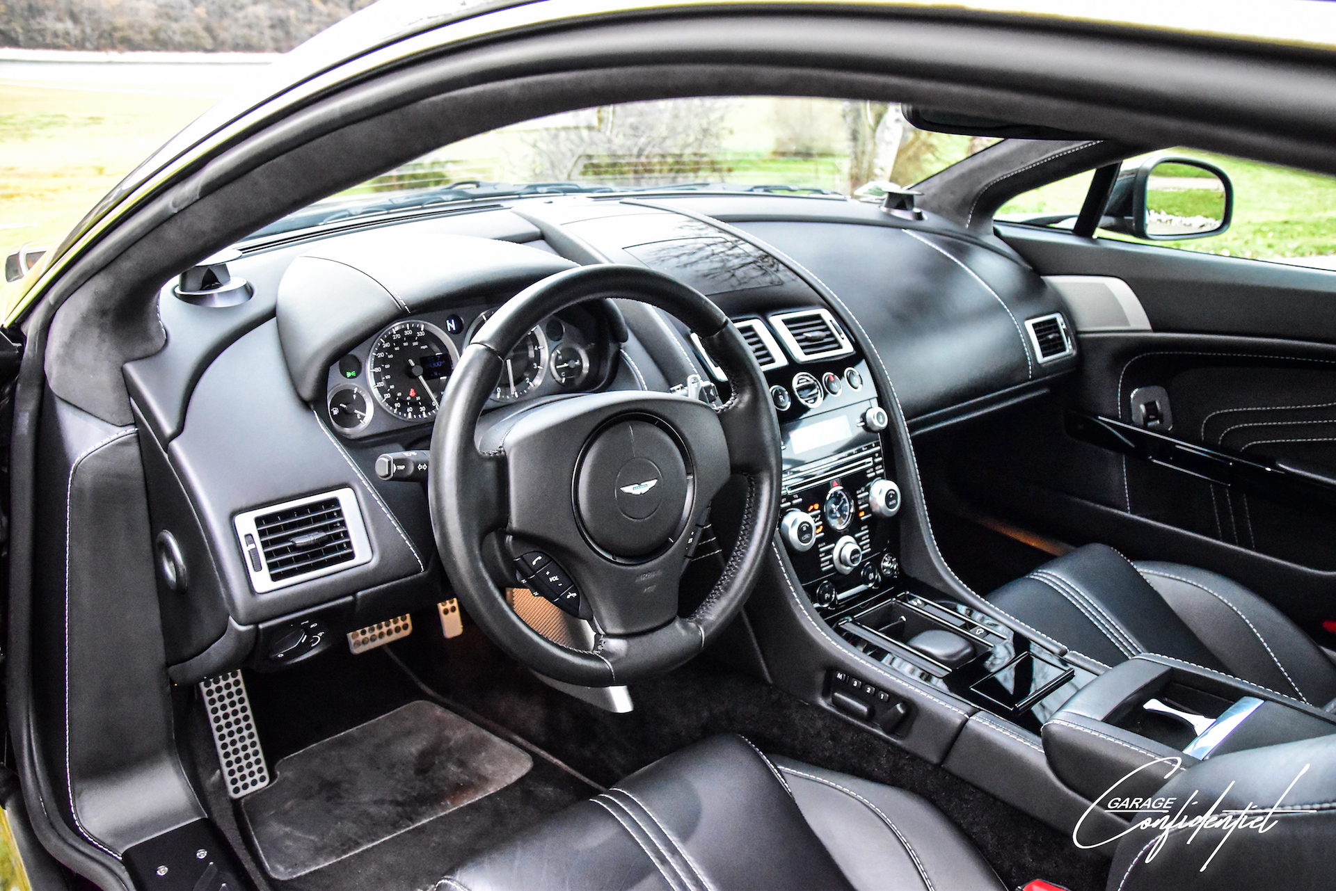 aston_martin_v8_vantage_s_black_17