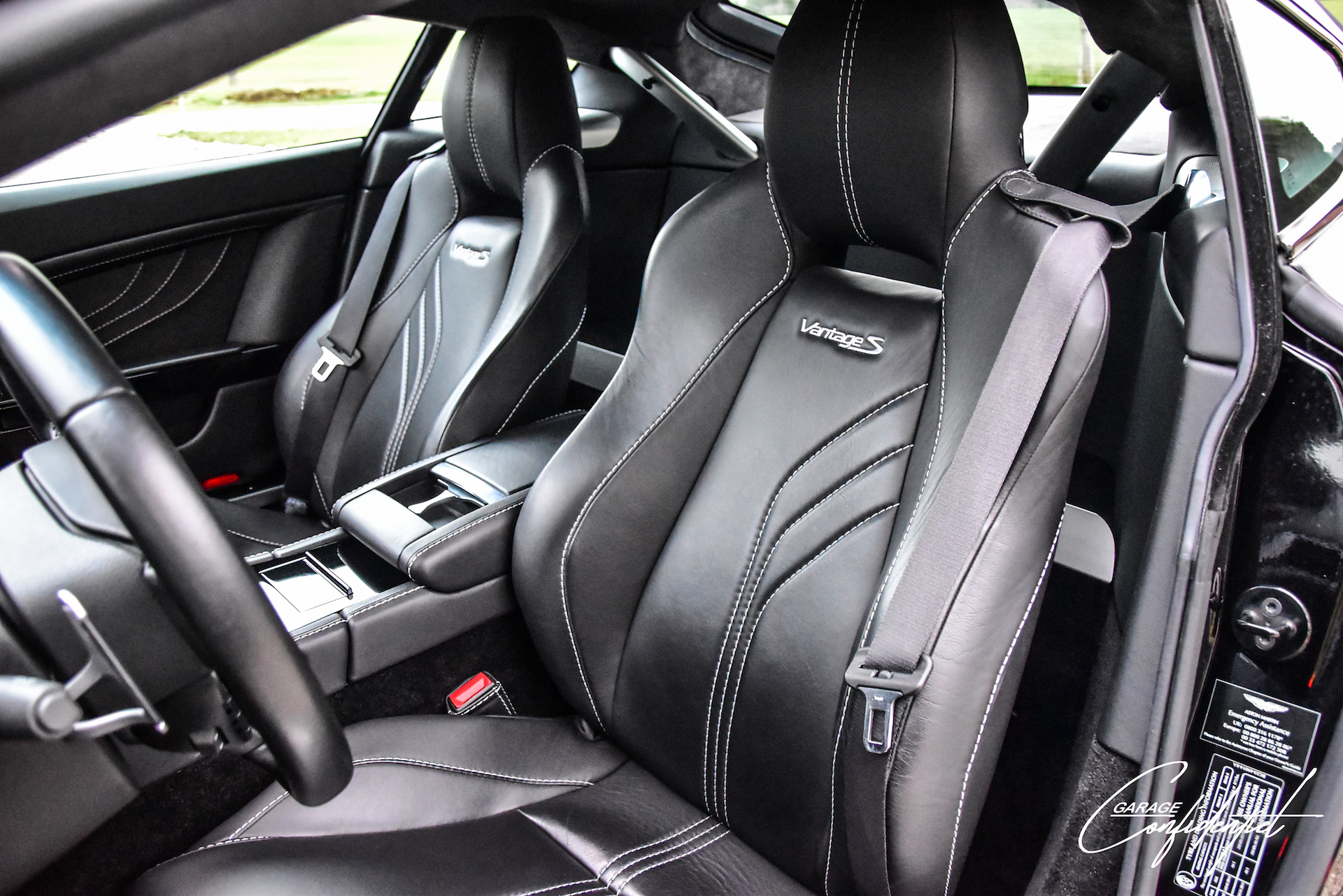 aston_martin_v8_vantage_s_black_19