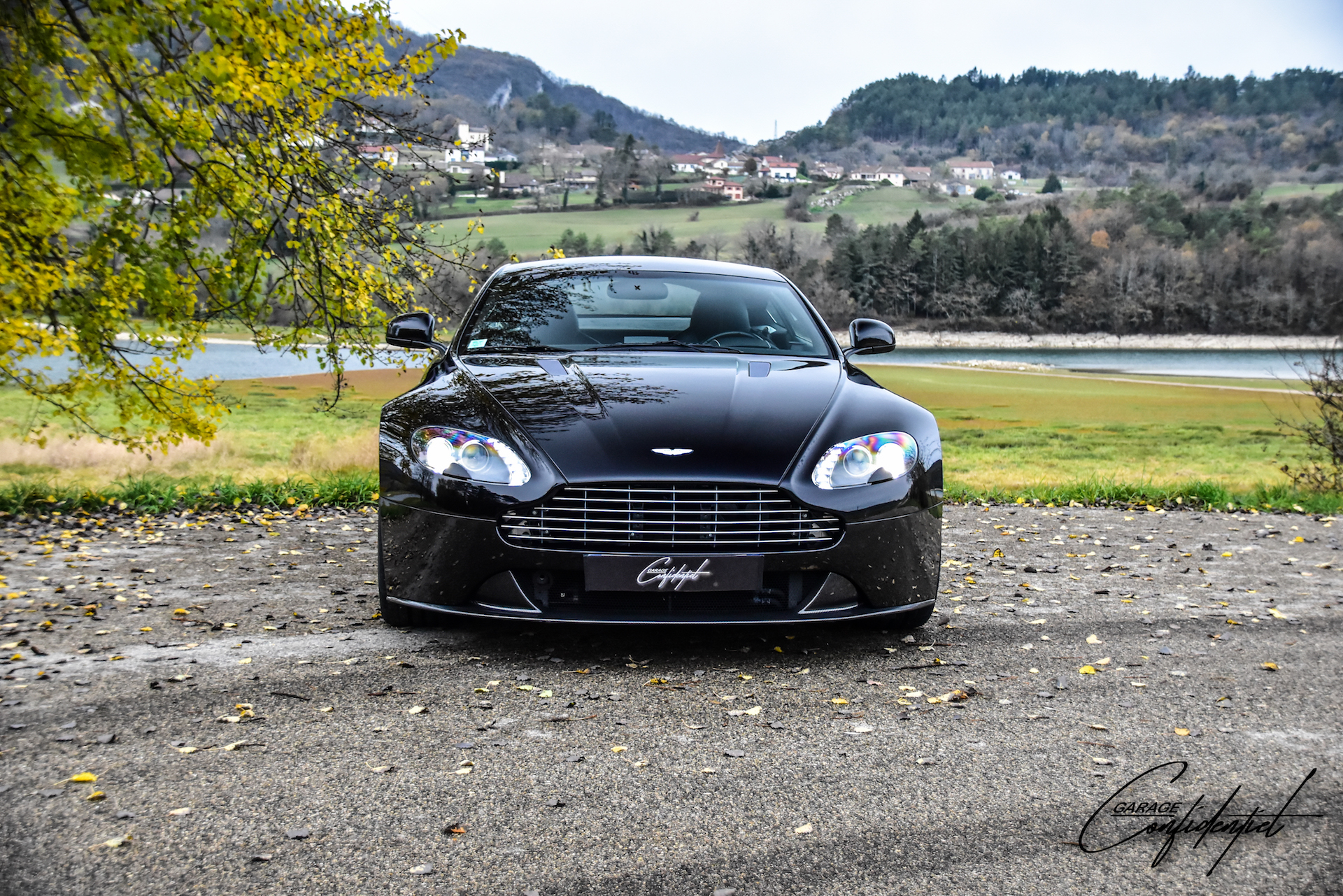 aston_martin_v8_vantage_s_black_2