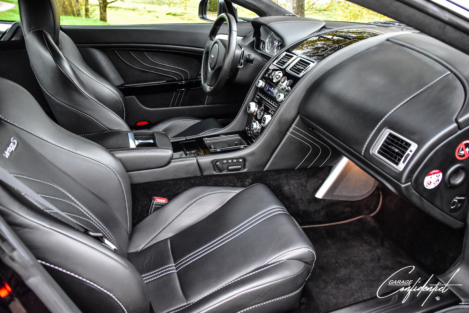aston_martin_v8_vantage_s_black_21