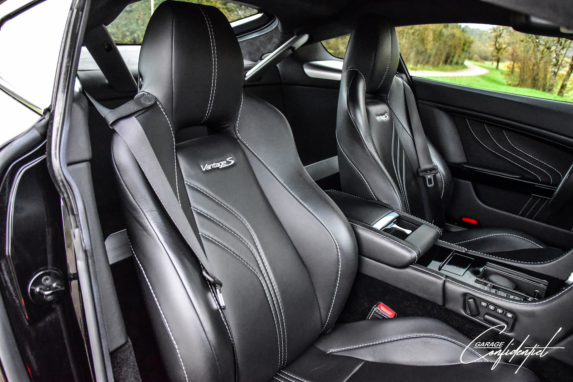 aston_martin_v8_vantage_s_black_22