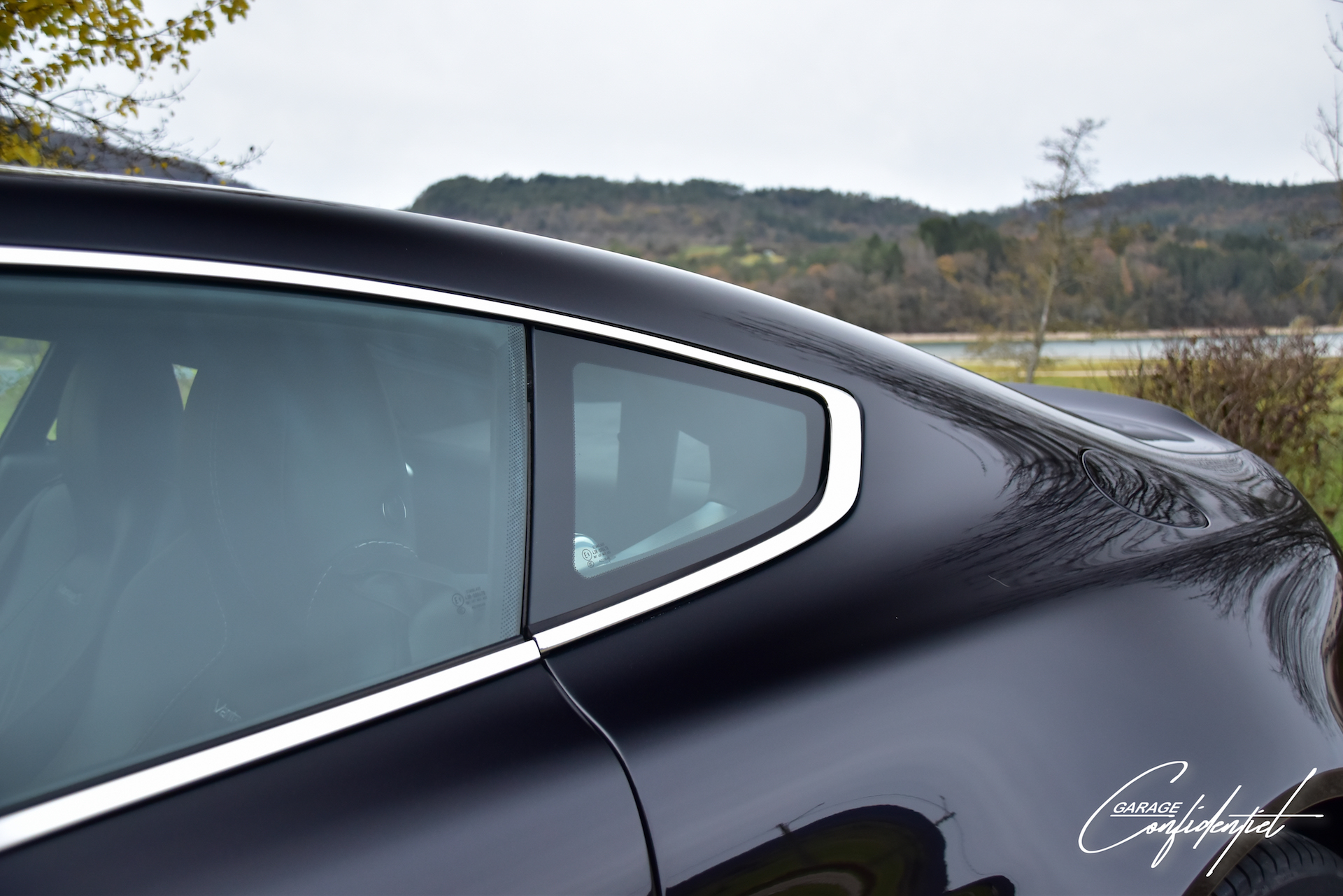 aston_martin_v8_vantage_s_black_45