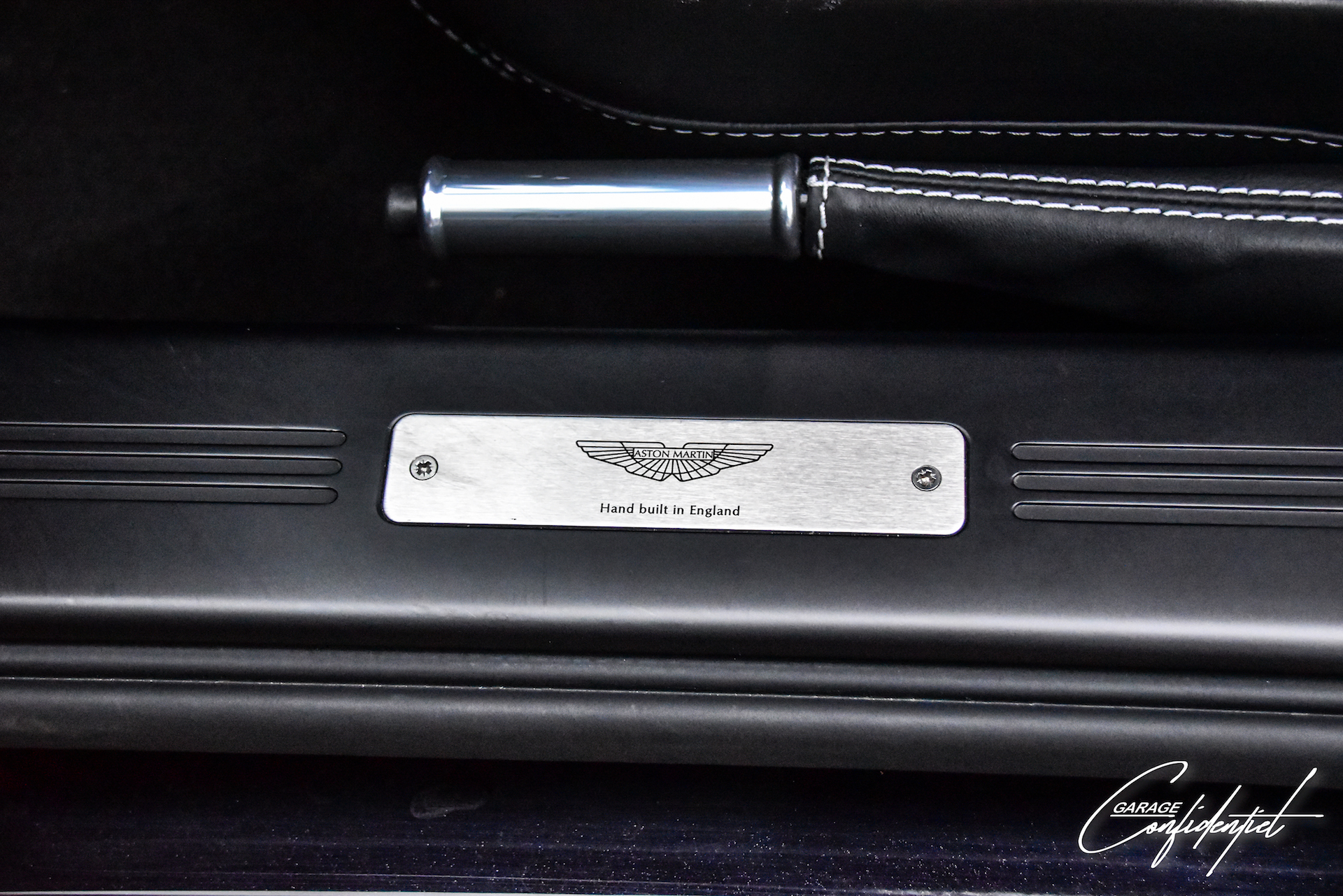 aston_martin_v8_vantage_s_black_46