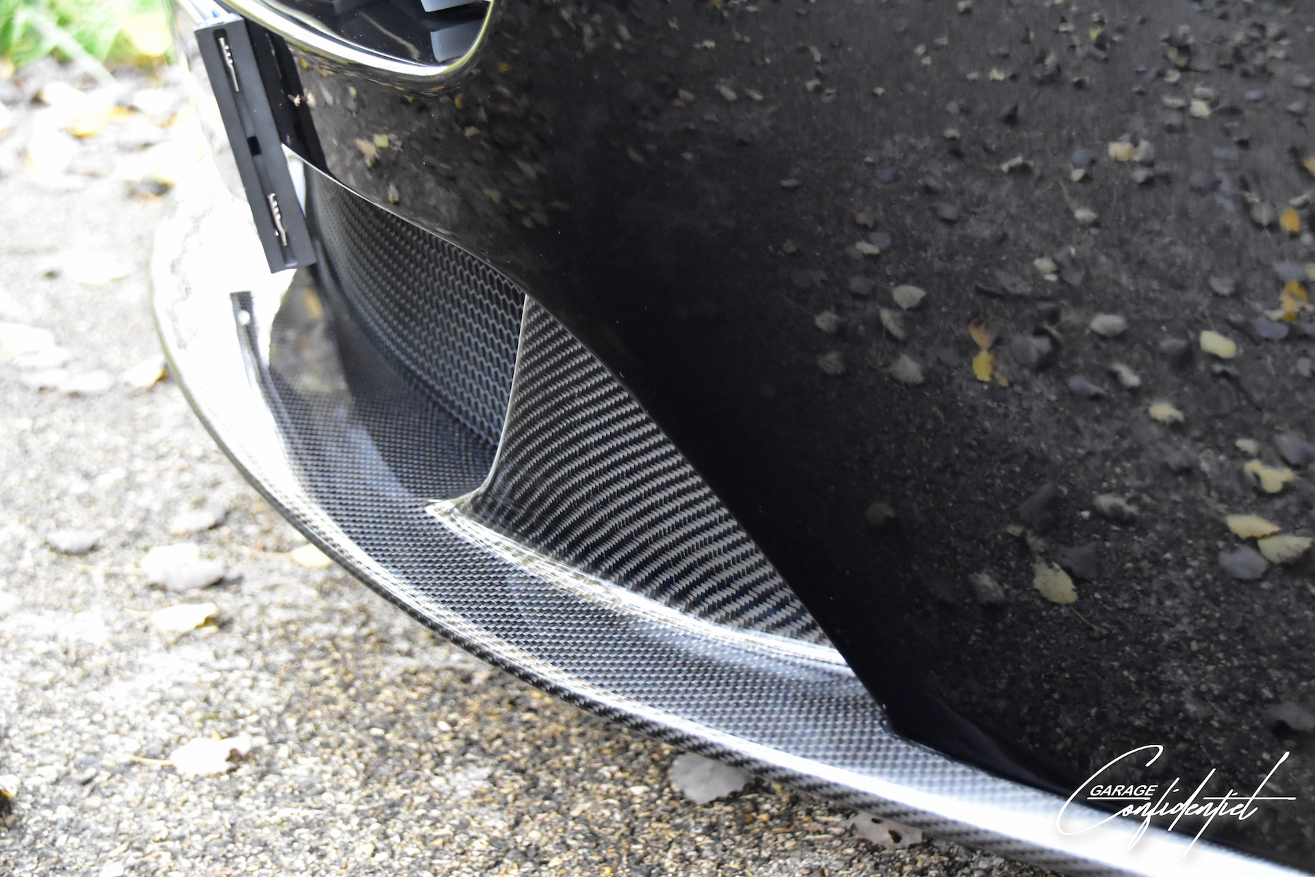 aston_martin_v8_vantage_s_black_47