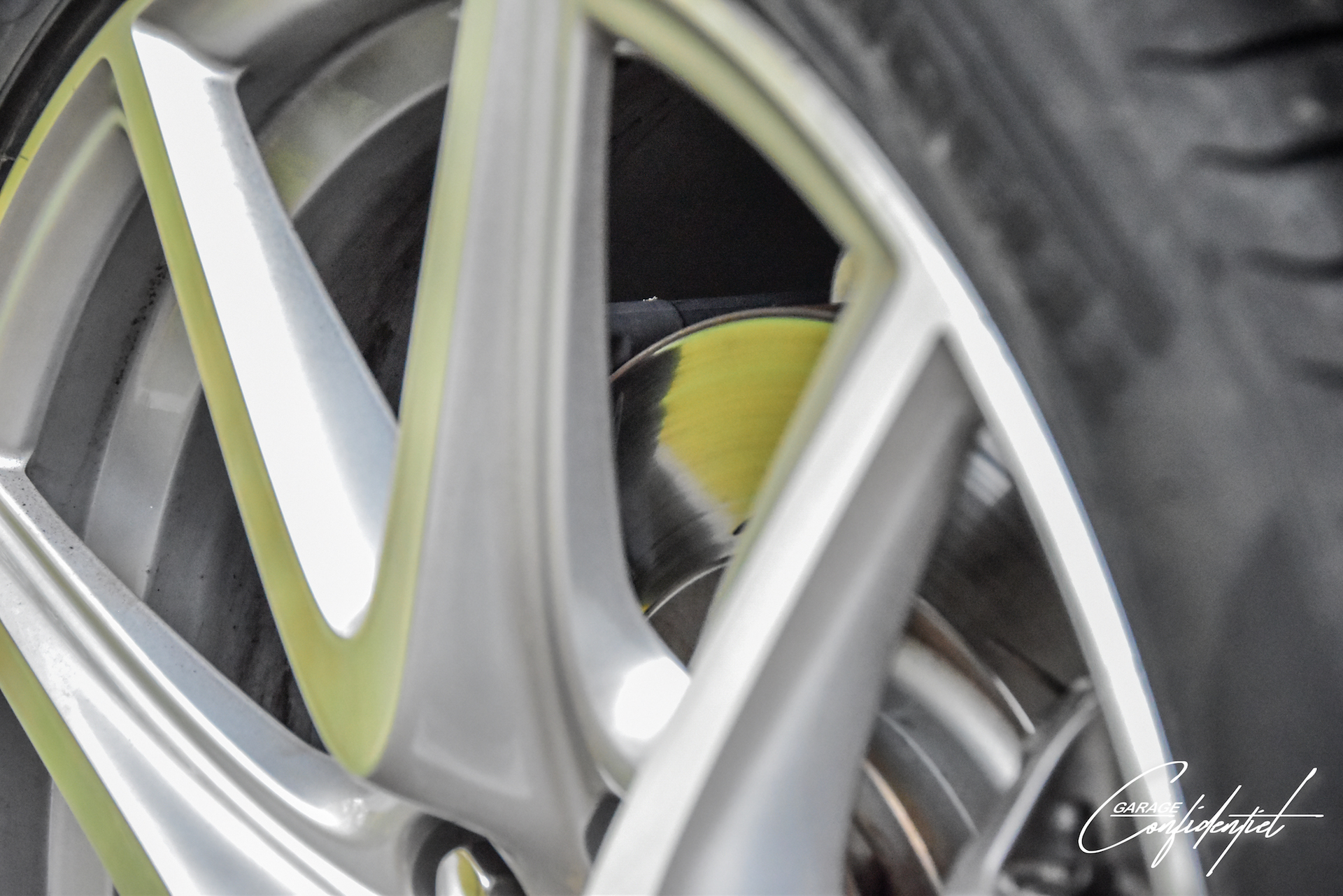 aston_martin_v8_vantage_s_black_56