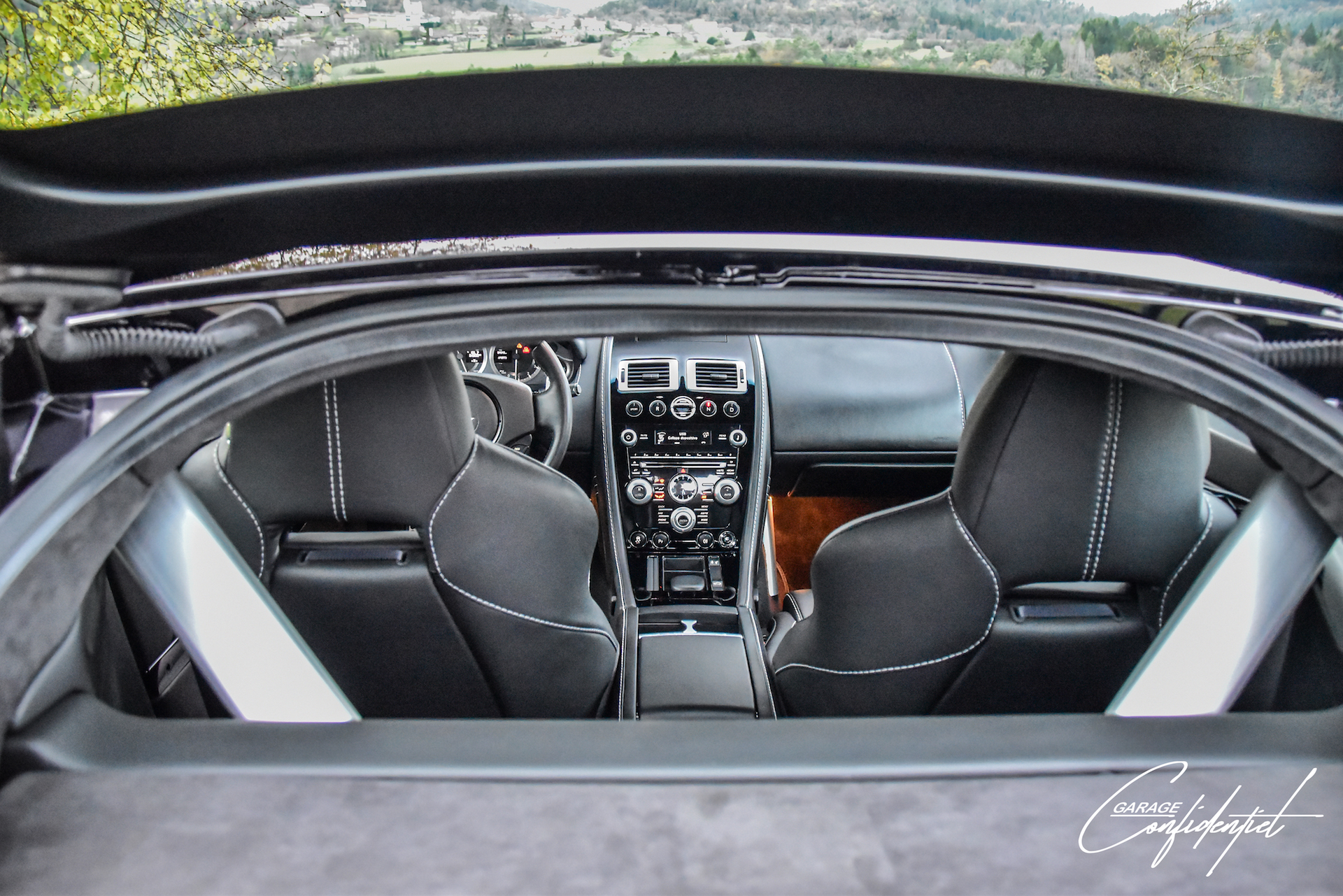 aston_martin_v8_vantage_s_black_64