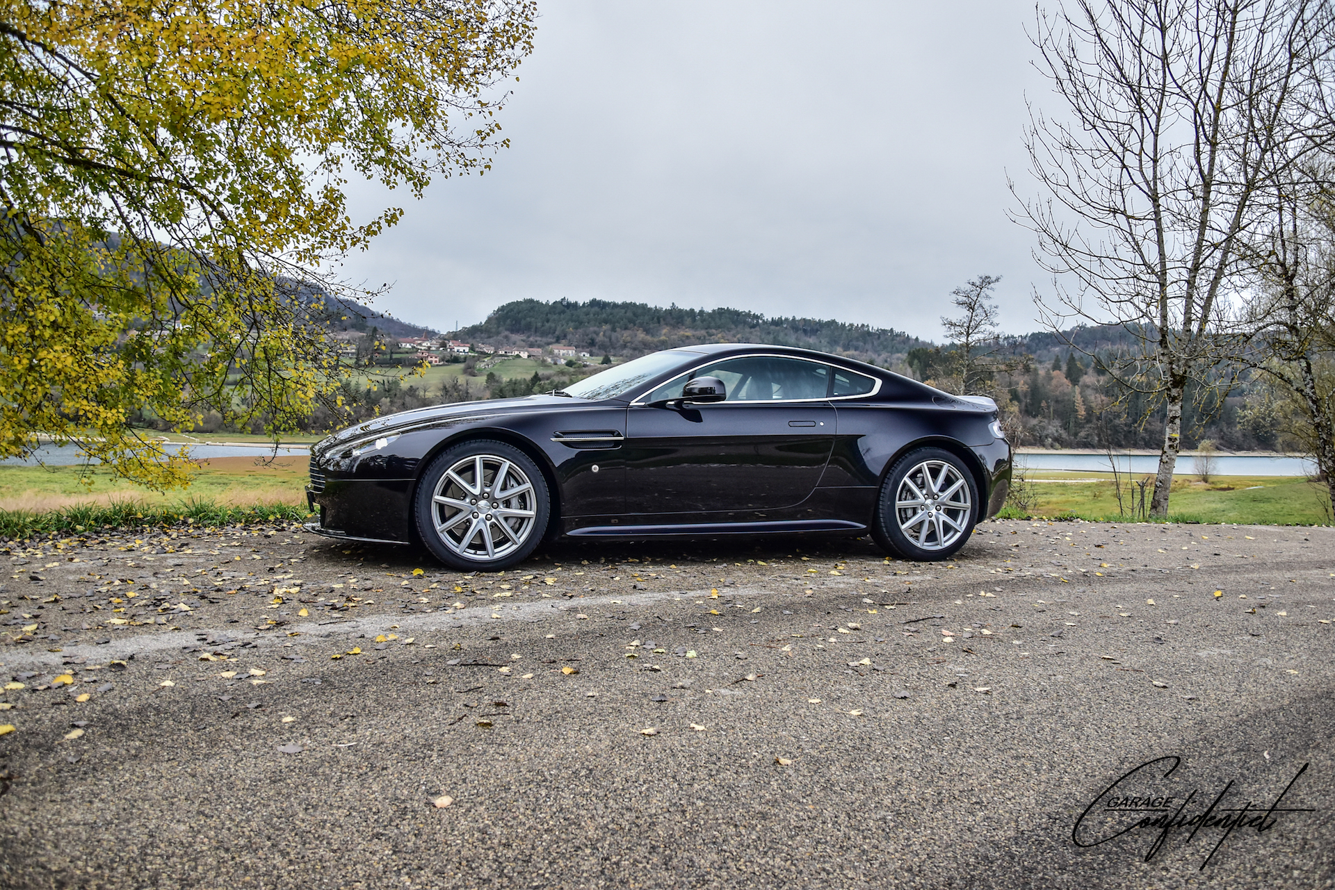 aston_martin_v8_vantage_s_black_7