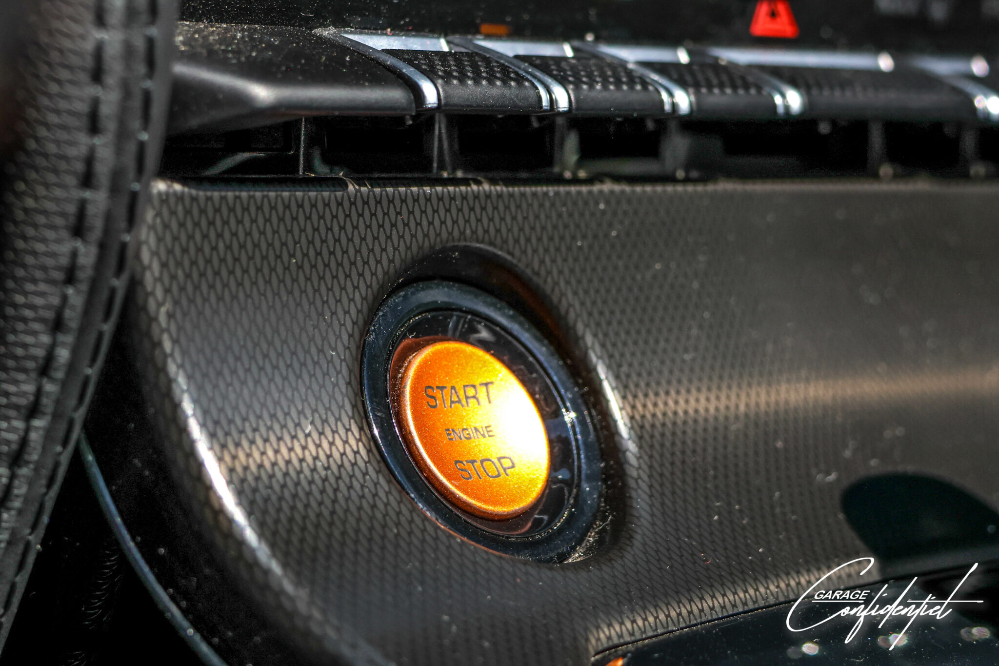 jaguar_f_type_v8_rouge_36